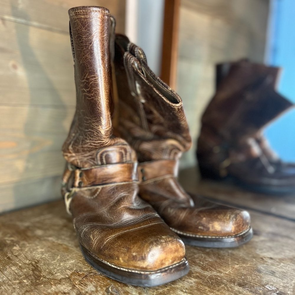 FRYE VINTAGE HARNESS